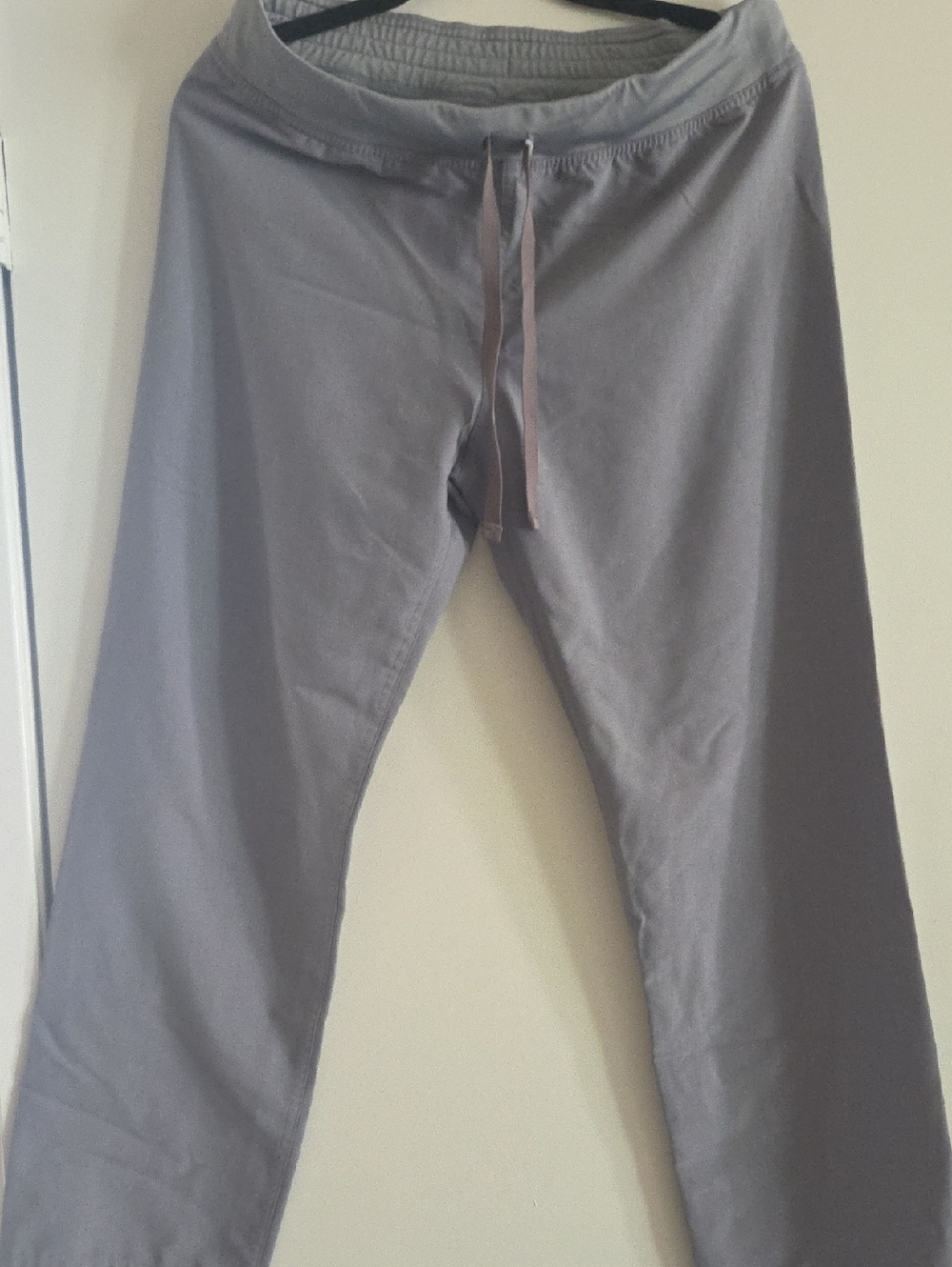 Figs Straight Leg Scrub Pants in Gray